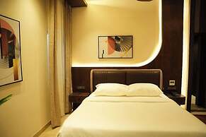 Aura Suites
