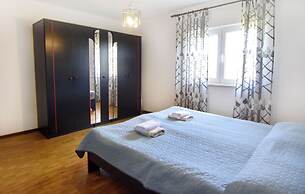 Spacious Flat With Terrace in Umag