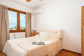 Spacious 4BR Townhouse - Rooftop Terrace