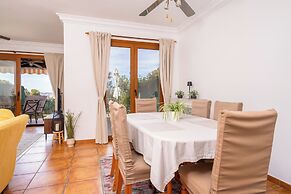 Spacious 4BR Townhouse - Rooftop Terrace