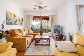Spacious 4BR Townhouse - Rooftop Terrace