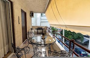 Cozy Apartment in Faliro