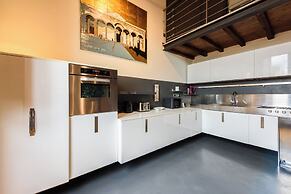 Rustic-Chic Loft by the Duomo