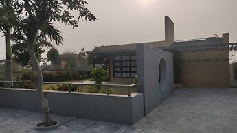 Rosastays Kutch