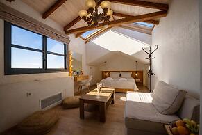 Panellinion Beachfront Suite With Private Jacuzzi