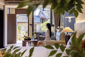 Lijiang Fog Gallery Hotel