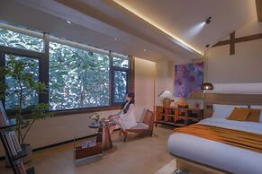 Lijiang Fog Gallery Hotel
