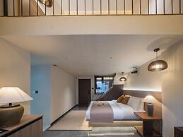 Lijiang Fog Gallery Hotel