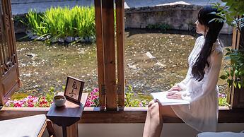 Lijiang Fog Gallery Hotel