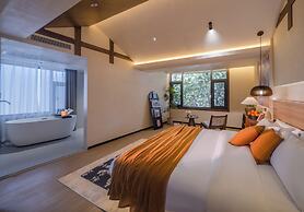 Lijiang Fog Gallery Hotel