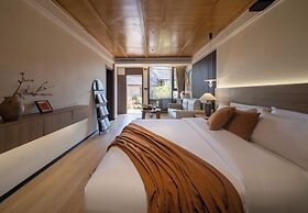 Lijiang Fog Gallery Hotel