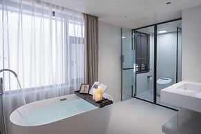 Lijiang Fog Gallery Hotel