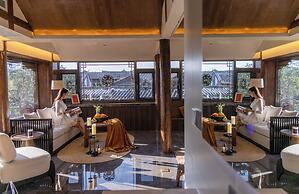 Lijiang Fog Gallery Hotel