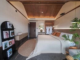 Lijiang Fog Gallery Hotel