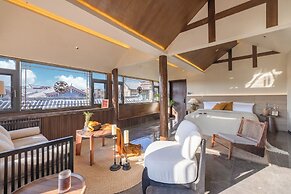 Lijiang Fog Gallery Hotel