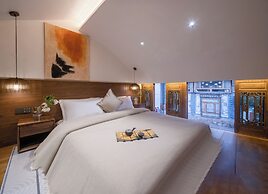 Lijiang Fog Gallery Hotel