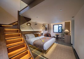 Lijiang Fog Gallery Hotel