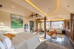 Lijiang Fog Gallery Hotel