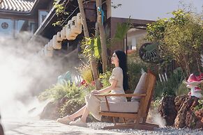 Lijiang Fog Gallery Hotel