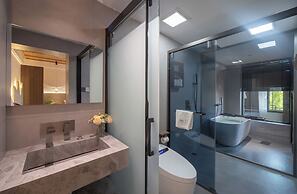 Lijiang Fog Gallery Hotel