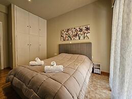 J G Luxury Apartment - Athens Town