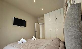 J G Luxury Apartment - Athens Town