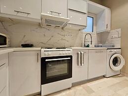 J G Luxury Apartment - Athens Town
