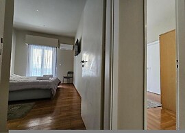 J G Luxury Apartment - Athens Town