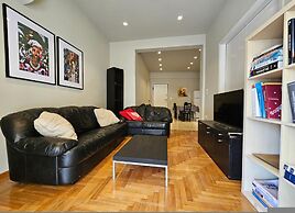 J G Luxury Apartment - Athens Town
