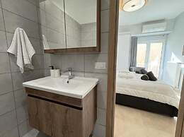 Elegant VIP Apartment - Athens Town