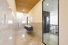 Anandam in the Himalyas By Alaya Stays