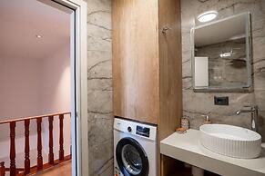 Duplex Penthouse with Jacuzzi