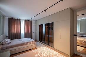 Duplex Penthouse with Jacuzzi