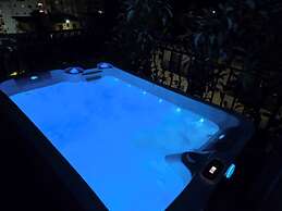 Duplex Penthouse with Jacuzzi