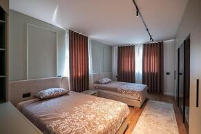 Duplex Penthouse with Jacuzzi