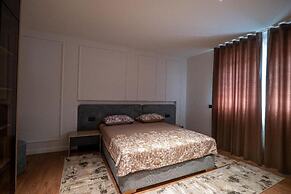 Duplex Penthouse with Jacuzzi
