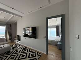 Elite Sea View Jacuzzi Penthouses