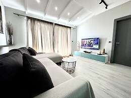 Elite Sea View Jacuzzi Penthouses
