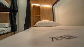 7even Boutique Hostel