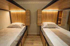 7even Boutique Hostel