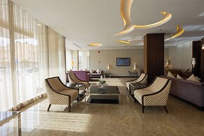 Topaz Hotel Suites