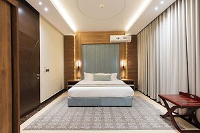 Topaz Hotel Suites