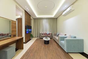 Topaz Hotel Suites