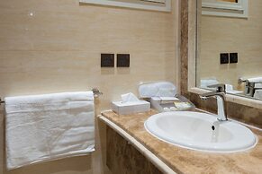 Topaz Hotel Suites
