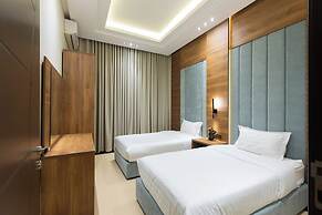 Topaz Hotel Suites