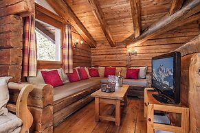 Chalet in La Tania Near Ski Slopes