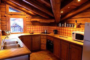Chalet in La Tania Near Ski Slopes
