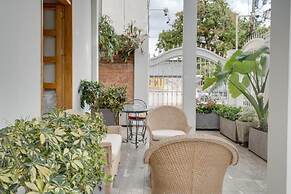 Hotel Granada Embassy