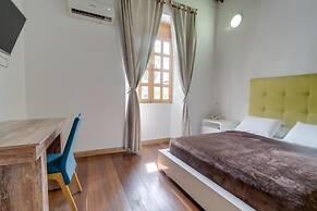 Hotel Granada Embassy