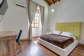 Hotel Granada Embassy
